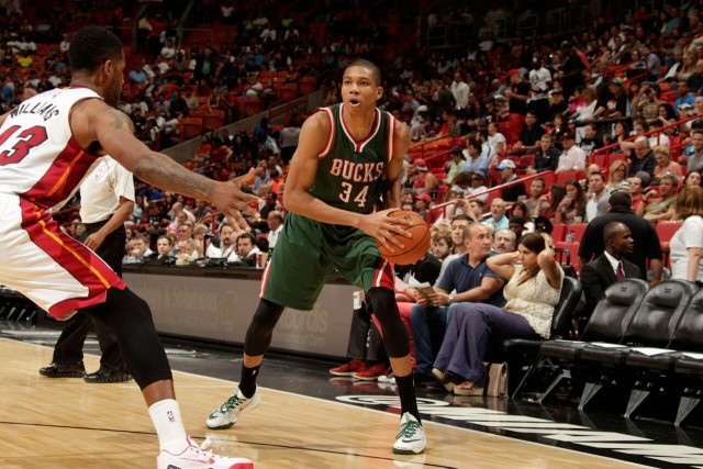 亚历山大41分雷霆大胜奇才8连胜 快船险胜灰熊